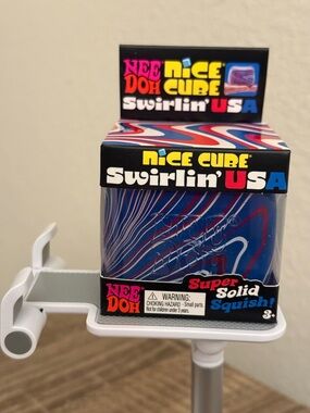Special Limited Edition NeeDoh Nice Cube Swirlin USA, 1 pc